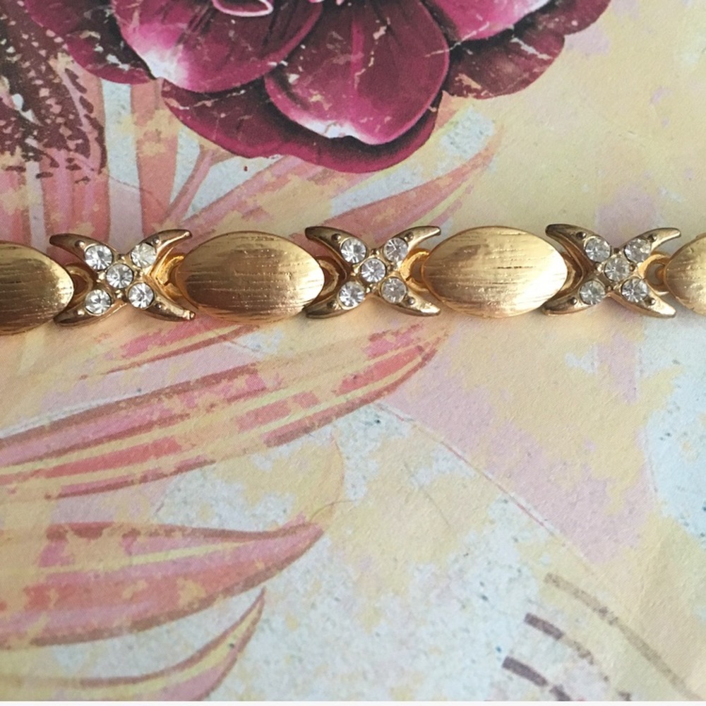 Vintage Faux Gold and Rhinestone Costume Bracelet - Picture 4 of 6